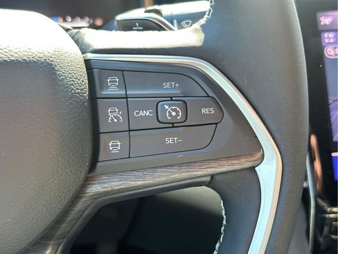 New 2025 Jeep Grand Cherokee L Limited w/ Black Appearance Package image 29