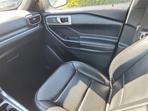 Used 2020 Ford Explorer XLT w/ Equipment Group 202A image 15