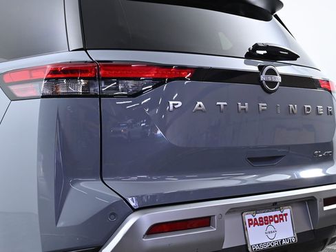 Certified 2024 Nissan Pathfinder SL image 7
