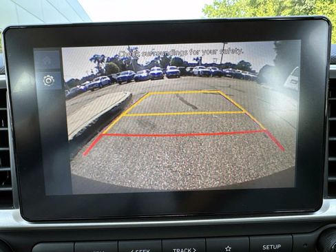 Used 2023 Hyundai Venue SEL FWD image 20