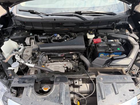 Used 2018 Nissan Rogue SV w/ Sun & Sound Touring Package AWD/4WD image 9
