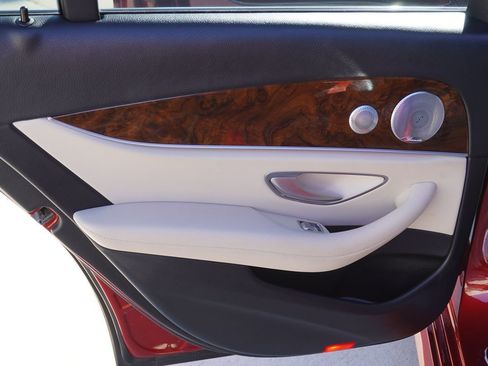 Used 2017 Mercedes-Benz E 300 image 18