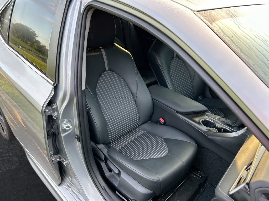 Used 2024 Toyota Camry SE FWD image 30