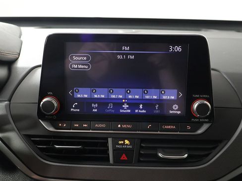 Used 2024 Nissan Altima 2.5 SR FWD image 37