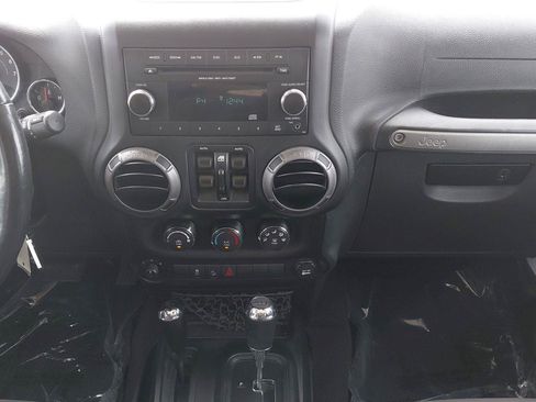 Used 2018 Jeep Wrangler Unlimited Sport S AWD/4WD image 33