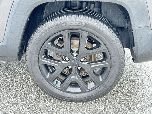 Used 2018 Jeep Renegade Altitude AWD/4WD image 11