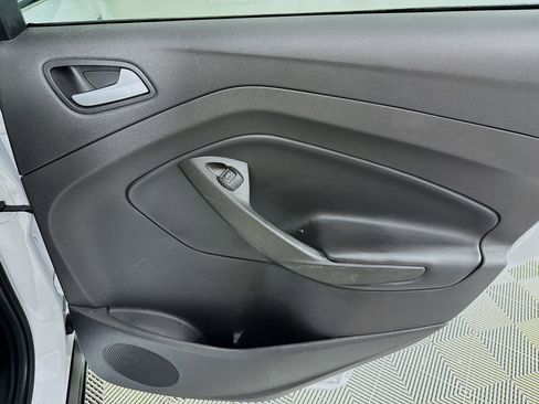 Used 2017 Ford Escape SE image 27