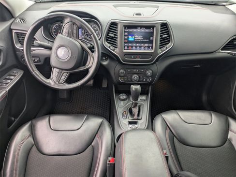 Used 2020 Jeep Cherokee Trailhawk w/ Cold Weather Group image 16