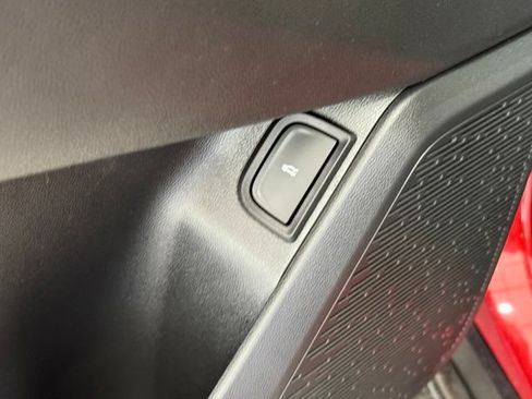 New 2026 Chevrolet Equinox ACTIV AWD/4WD image 17