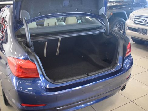 Used 2019 BMW 530i w/ Convenience Package image 30