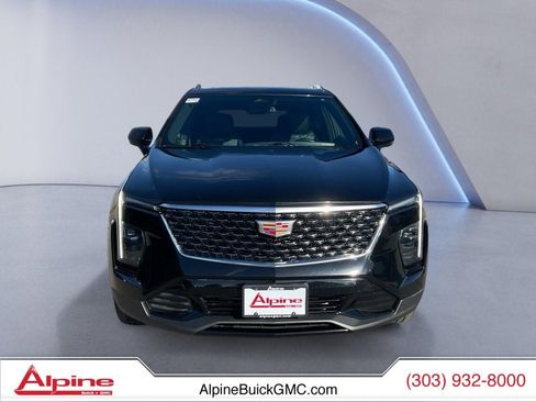 Used 2024 Cadillac XT4 Premium Luxury image 8