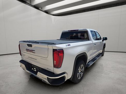 Used 2022 GMC Sierra 1500 SLT w/ SLT Convenience Package AWD/4WD image 5