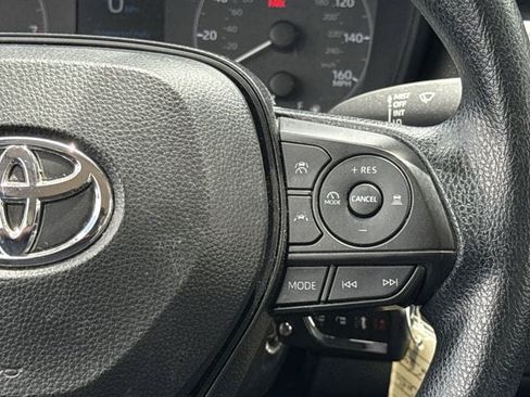 Used 2025 Toyota Corolla LE FWD image 15
