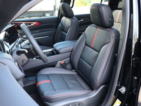 New 2026 Chevrolet Traverse RS AWD/4WD image 17