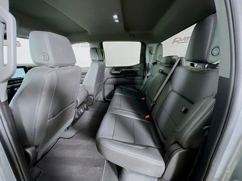 Used 2025 GMC Sierra 1500 SLT image 24