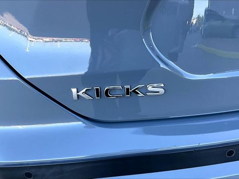 Used 2021 Nissan Kicks SR w/ SR Premium Package FWD image 28