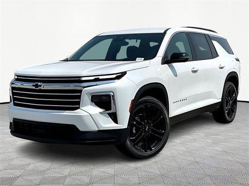 New 2025 Chevrolet Traverse LT w/ Driver Confidence Package image 3