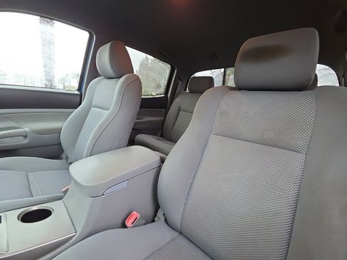 Used 2006 Toyota Tacoma PreRunner image 14