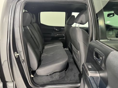 Used 2018 Toyota Tacoma TRD Sport RWD image 20