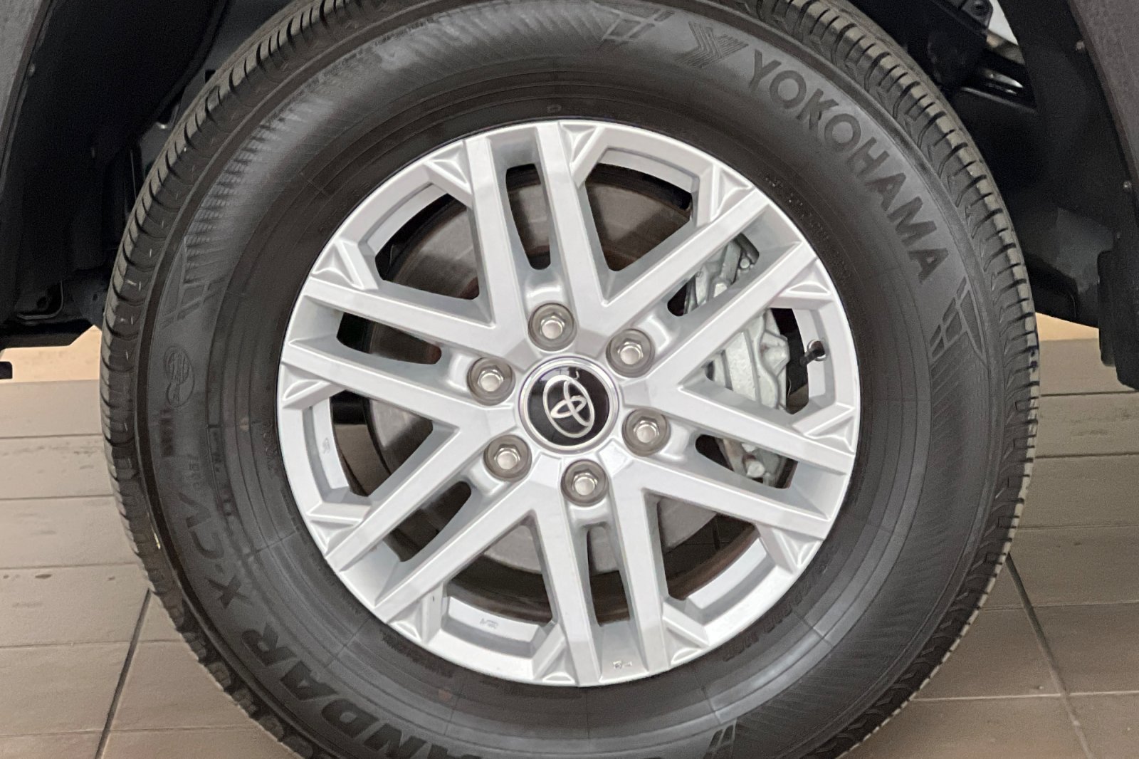 Used 2022 Toyota Tundra SR5 w/ SR5 Convenience Package RWD image 25