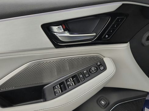 Used 2023 Acura MDX SH-AWD w/ Technology Package image 19