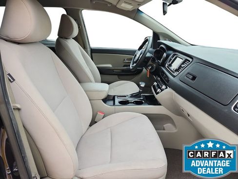Used 2020 Kia Sedona LX image 24