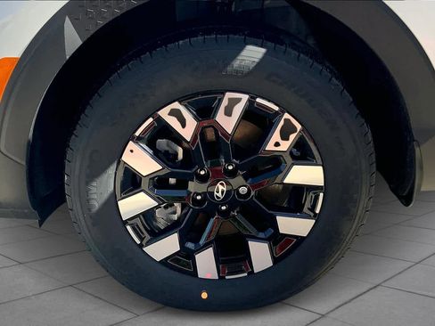 Used 2025 Hyundai Santa Cruz SE image 11