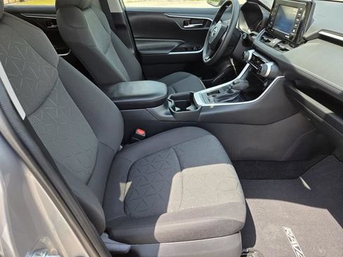 Used 2021 Toyota RAV4 XLE w/ Convenience Package FWD image 32