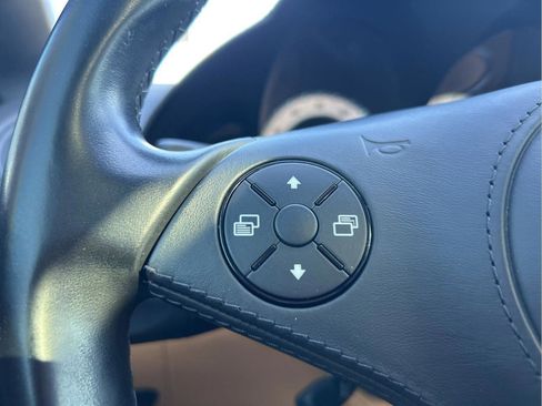 Used 2011 Mercedes-Benz SL 550 image 14