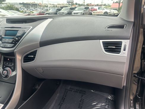 Used 2013 Hyundai Elantra GLS w/ Preferred Pkg image 19