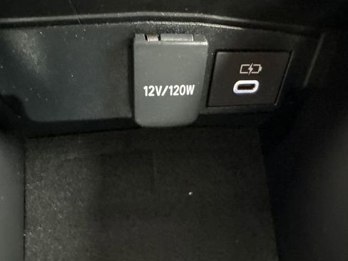 Certified 2025 Toyota Corolla SE image 37