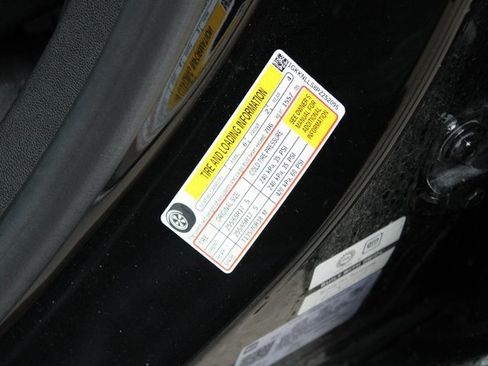 Used 2023 GMC Acadia AT4 w/ Technology Package image 34