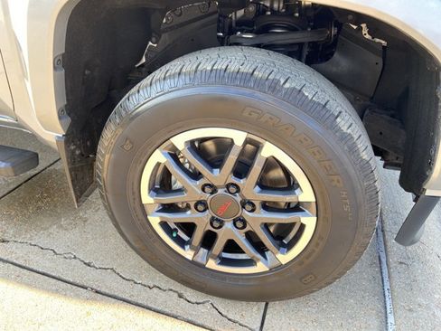 Used 2024 Toyota Tacoma TRD Sport w/ TRD Sport Upgrade Package RWD image 33