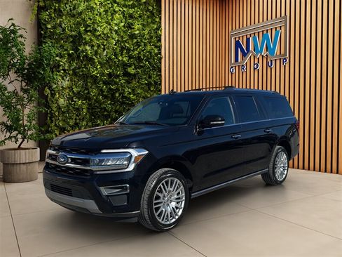 Used 2024 Ford Expedition Max Limited AWD/4WD image 3