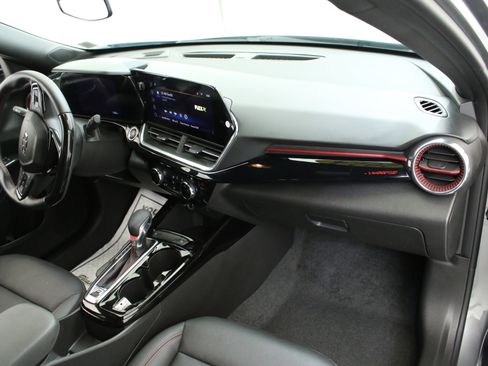 Used 2024 Chevrolet Trax RS w/ Driver Confidence Package FWD image 25