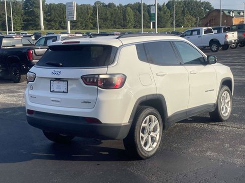 Certified 2025 Jeep Compass Latitude w/ Sun & Sound Group AWD/4WD image 3