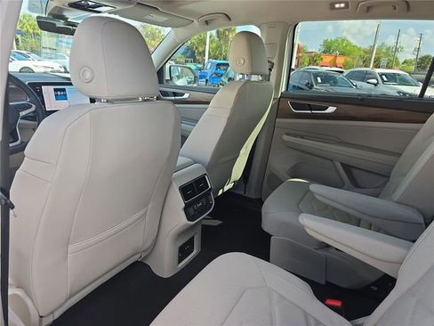New 2026 Volkswagen Atlas SE FWD image 12