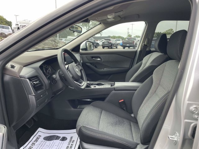 Used 2021 Nissan Rogue SV FWD image 16