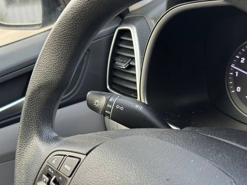 Used 2019 Hyundai Tucson Value AWD/4WD image 28