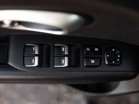 Used 2017 Kia Soul + image 24