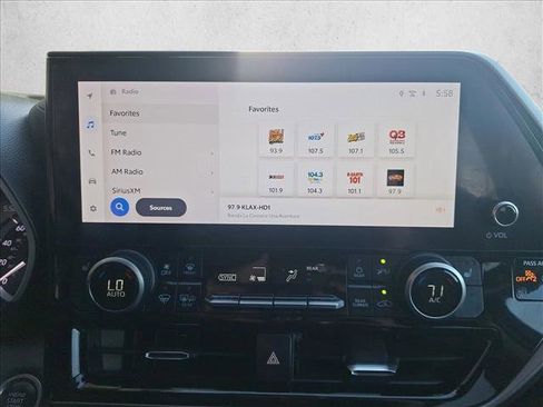 Certified 2024 Toyota Highlander XLE image 13