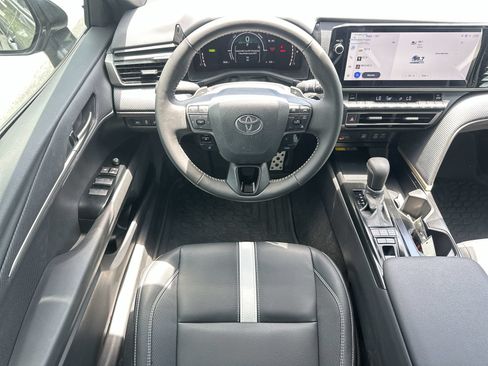 Used 2026 Toyota Camry SE w/ Multimedia Upgrade Package FWD image 17