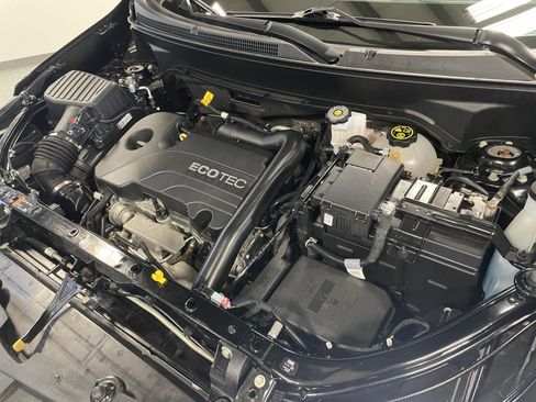 Used 2021 Chevrolet Equinox LT image 31