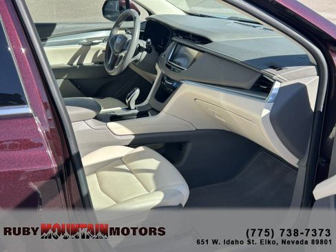 Used 2018 Cadillac XT5 Luxury image 25