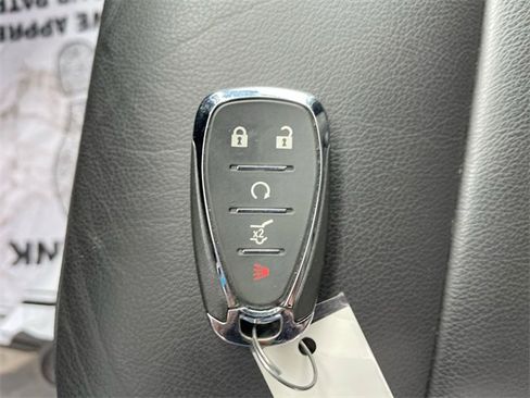 Certified 2023 Chevrolet Traverse LT w/ LT Premium Package image 35