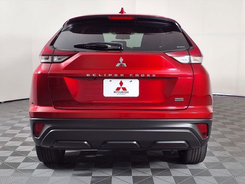 Used 2022 Mitsubishi Eclipse Cross LE image 6