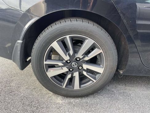 Used 2020 Nissan Versa SV FWD image 5