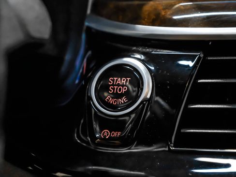 Used 2019 BMW M550i xDrive image 27