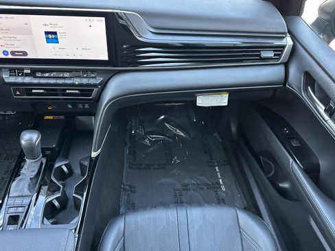 Used 2025 Toyota Camry XSE image 27