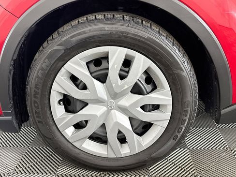 Used 2020 Toyota C-HR LE image 36